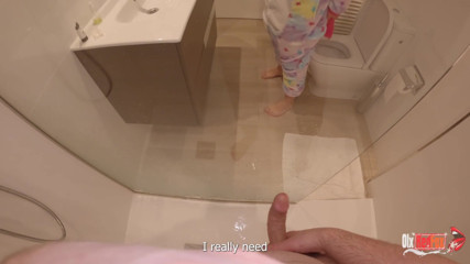 OlxRedFox: Stepsister sucks my cock while I shower and cum down...