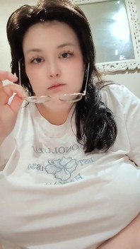 교훈을 가르치고 싶어하는 POV 육덕 교사