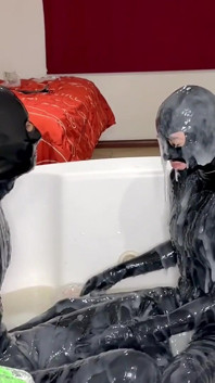 Играю в сперме с мрачной крошкой, часть 1 - Alex Latex