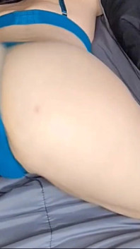 Queefs lagi asik ngentot pantat dan memek becekku