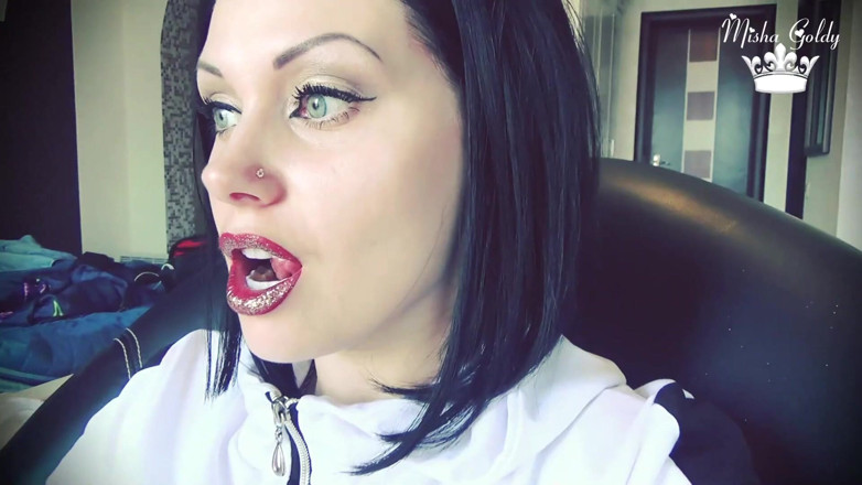 Goddess Misha Goldy: Compilation de putes sensuelles qui fument