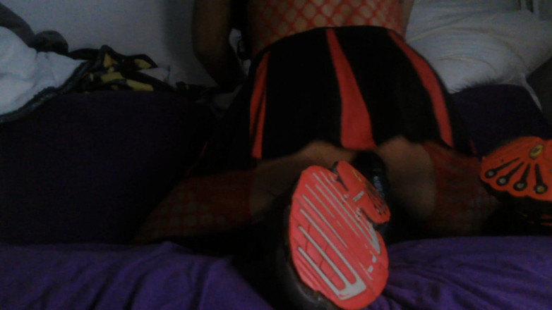 Damaged Hole: , Czerwony Strój Cheerleaderki, BBC Do Orgazmu