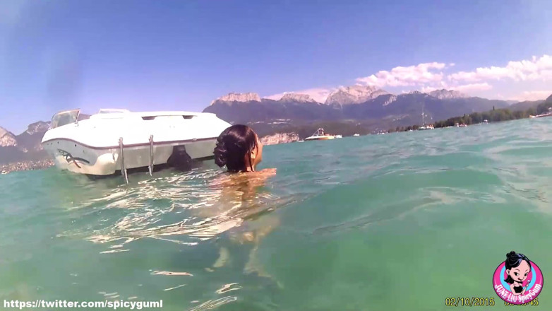 SpicyGum: June liu / PiccanteGum - Canottata su un lago francese (No porno)