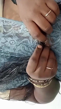 Istri tamil yang lagi sange minta dientot sama suaminya, aku nyepong dan nyepong kontol dan crot di mulut!