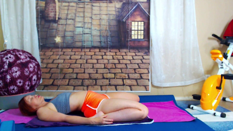Aurora Willows: Hip mobility strengthening and hip openers. Heals sciatica
