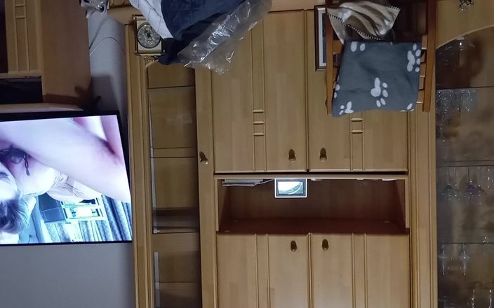 Dikk Richards: Masturbuje v mém obývacím pokoji a ložnici