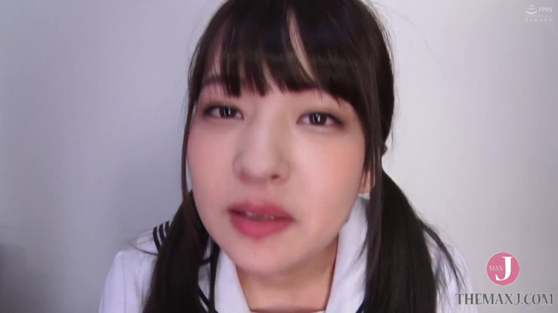 SEX Agent: 穿着女大学生制服的惊人亚洲美眉让两个男人用她的深喉口交吮吸鸡巴!