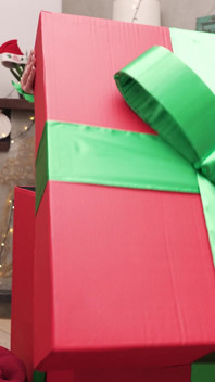 Die weihnachtself hat ihre löcher für dich bereit