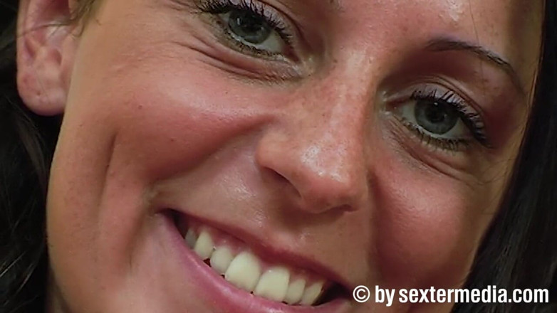 Sextermedia by Pete: Coño afeitado durante casting sexual