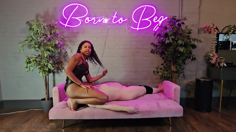 Domestic femdom: Jak Dlouho Vydržíš Pod Mým Dokonalým Zadkem?