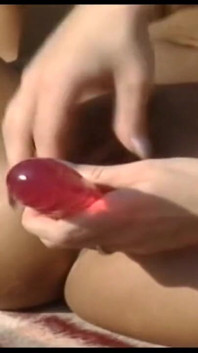 Güzel ateşli lezbiyenler amcık yalıyor dildo amcığı bahçede sikiliyor