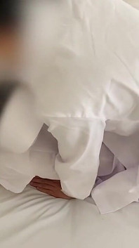 # 120 la nuova infermiera è la discarica della sborra di un doc doc, Per favore usa la mia figa oggi. Scopata sul letto usato dal paziente