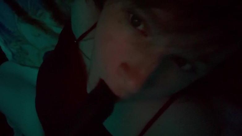 Sexualescape69: Ssij dildo w łóżku jak dobry maminsynek Boi