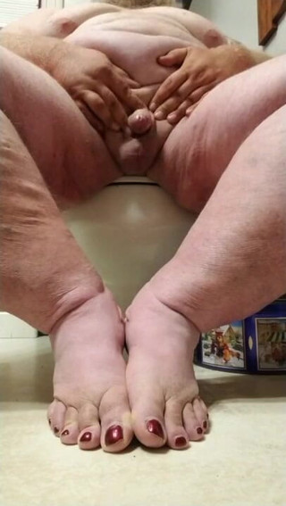 Chubby Bear: Mi sono smaltato i piedi