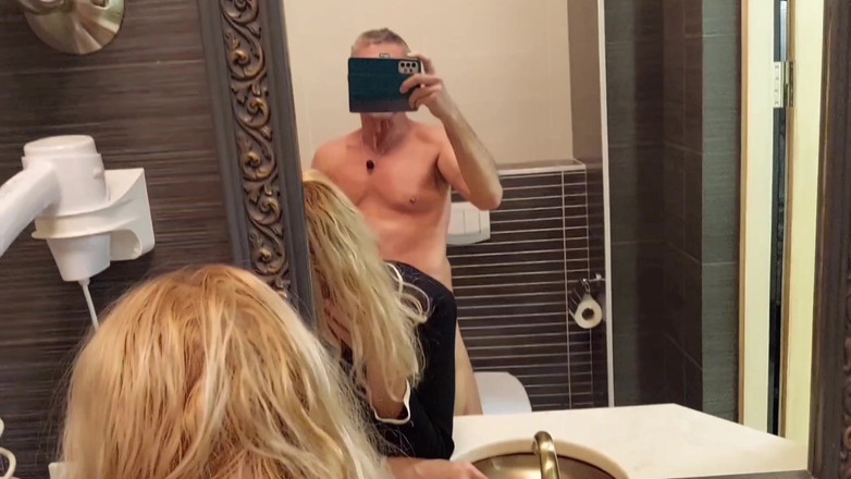 Selena701: La Esposa Rubia Madura Selena Disfruta Del Sexo Entre Por