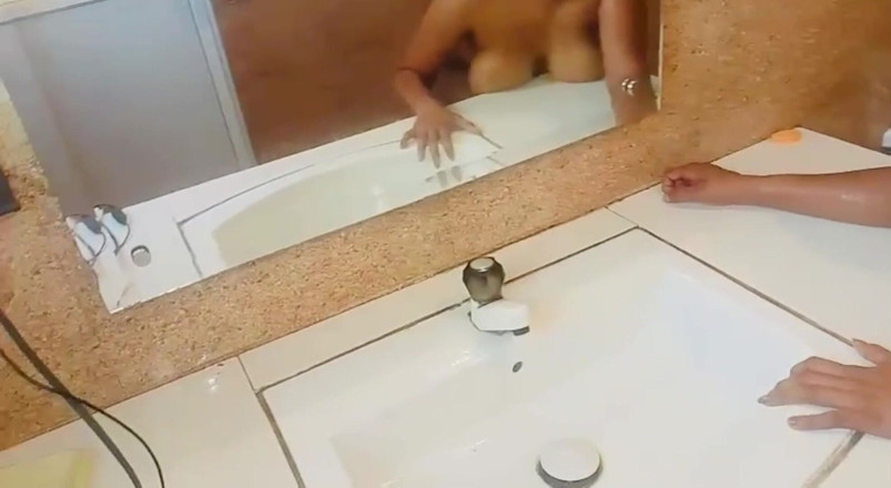 SLXXStudio: Sri Lankan Wife Gets Threesome with Husband and Room Boy...