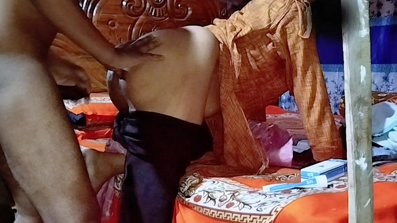 Deshi women: पहली बार जवान लड़की के साथ चुदाई