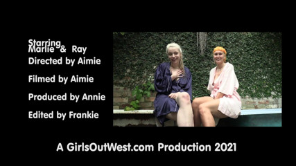 Girls Out West: 욕조에서 서로의 털이 무성한 보지를 핥고 손가락으로 핥는 겸둥이 Marlie와 Ray