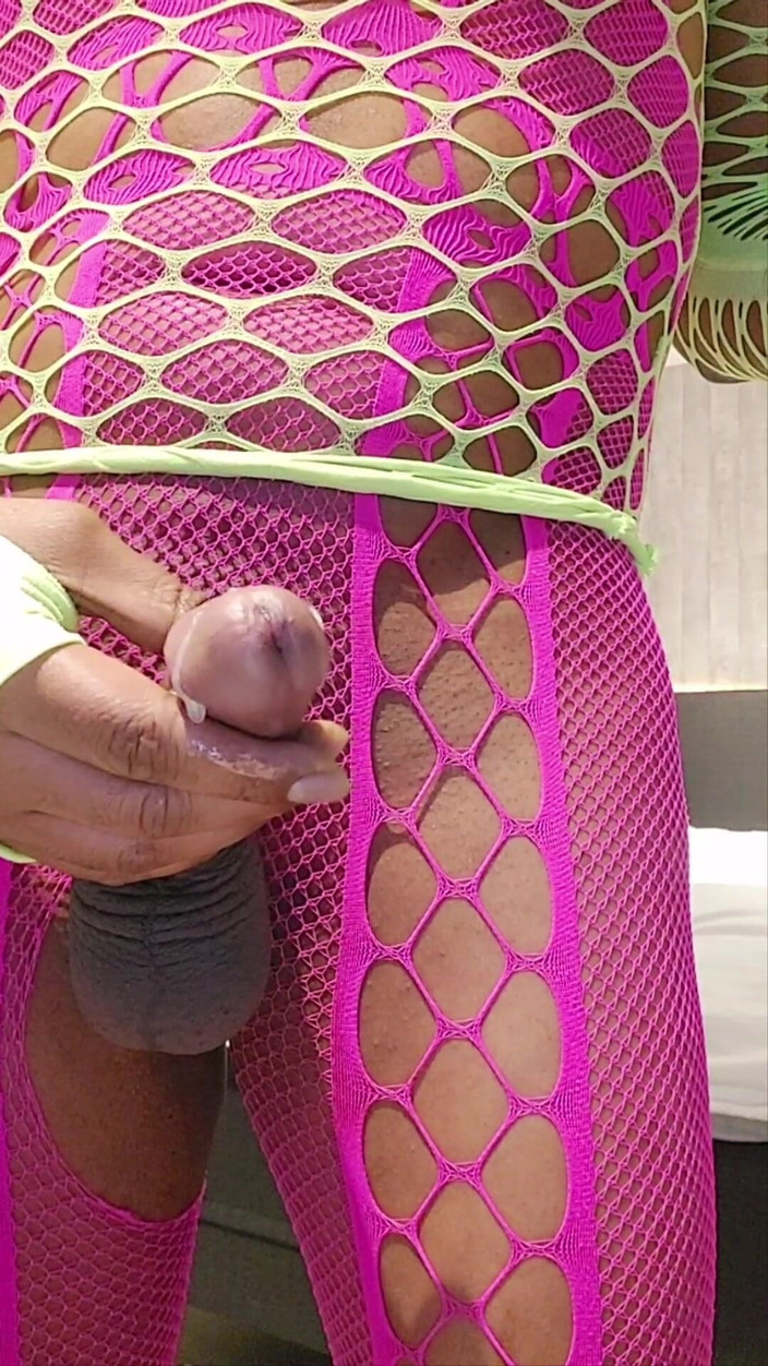 Milah CrossxxX: Mi vecino me insulta y me escupe delante de la...