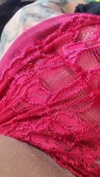 Gothgirl dalam buaian, vagina dan seluar dalam menggosok