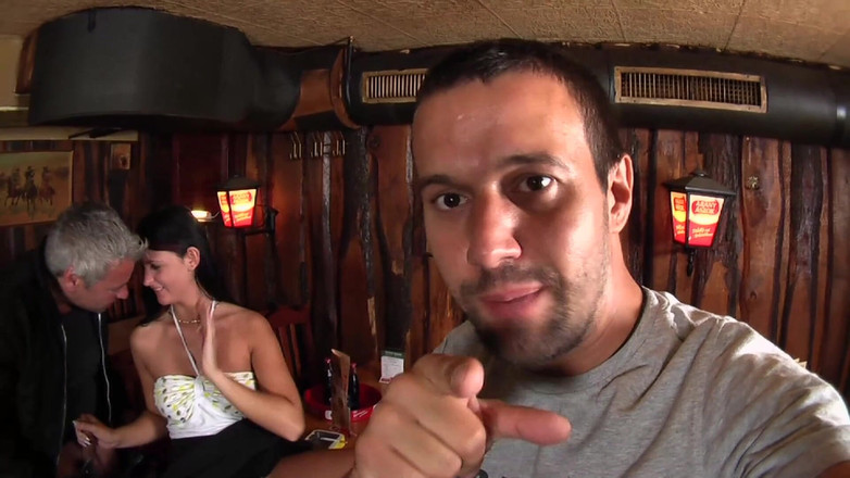 Old & Young: Stara I Młoda - Cycata Brunetka Zostaje Zerżnięta Przez Dwóch Facetów...