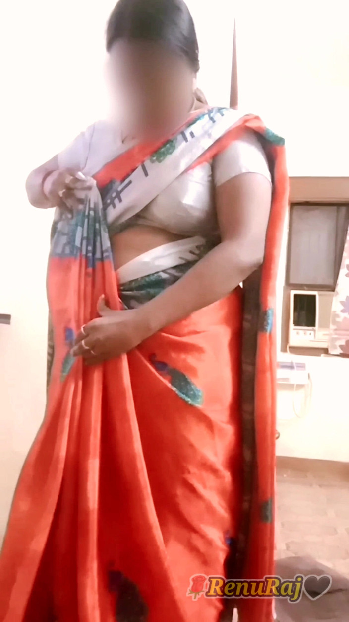 RenuRaj: India tamil grandota esposa Latha desnuda muestra tetona culo peludo...