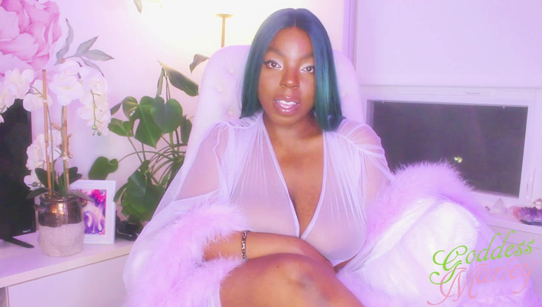 Goddess Marley: Fais-moi ça, achète-moi ça !