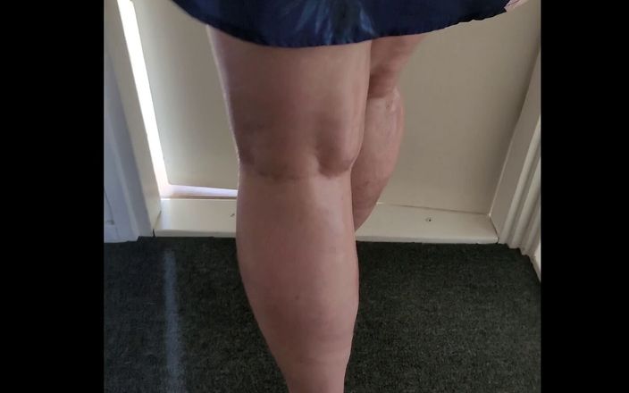 Pov legs: Ultra short स्कर्ट अनुरोध