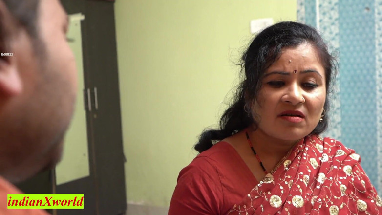Indian Xshot: 18 yaşındaki aldatan evli kadın viral seks! Kocasının önünde sikiş