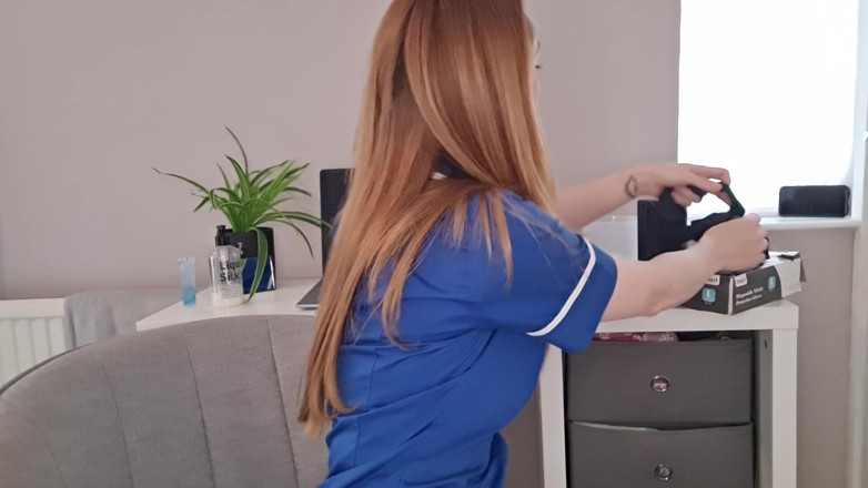 Lily kink: Degradacja Próby Klinicznej Pielęgniarki Z Szorstką Pracą Ręki I Ustalaniem...