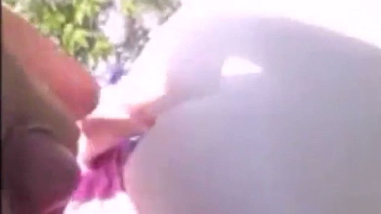 Fat House Wife: Sexy vyholená kundička macechy bere venku masivního ptáka, protahuje ho...