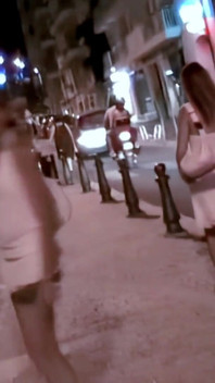 Angie Kiss: Angie Kiss y Alys Rebel juegan provocando en las calles de Cassis - parte 1