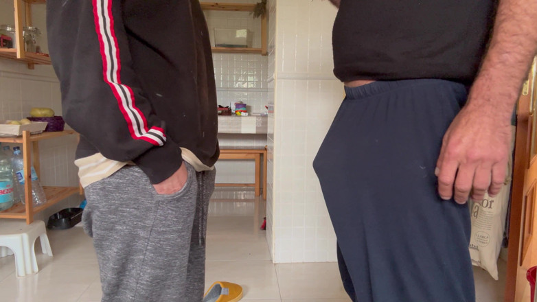 Cristina Sauvage: Fast Blowjob and Cum in Mouth on the Kitchen