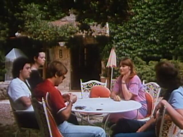 European Classics: Brigitte Lahaie,Annouchka和marion webb在场景8中的热辣阴道抚摸:“secrétaire Sans Culotte”(1979)