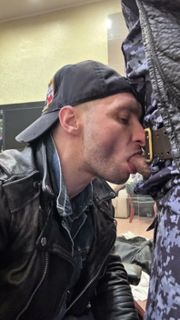 Kinkysirius został aresztowany przez policjanta, Zd,