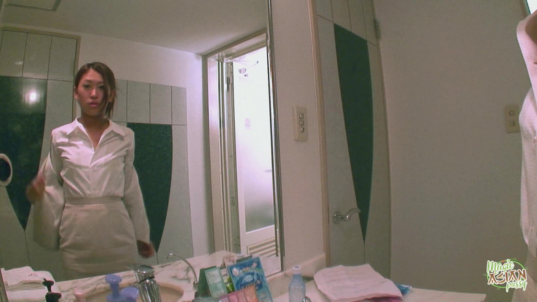 Magic Asian Pussy: Baciarsi sotto la doccia la renderà pelosa mangiare duro e.