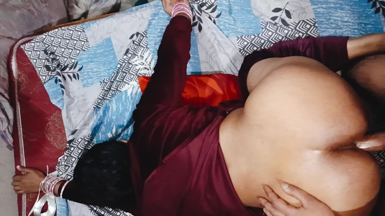 Sexy_girl_nehu: インドのバービー、大きな尻でハードコア・ドギースタイルのポジション、はっきりとしたヒンディー語の声で