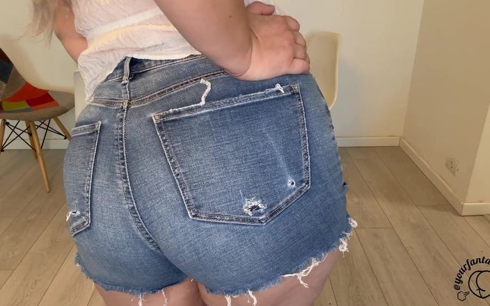 Your fantasy studio: Närbild pruttar i tajta korta jeans