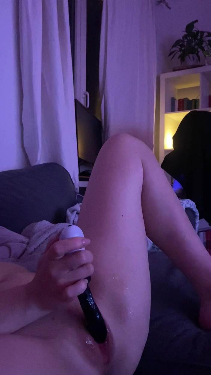 Kinky Hairy Couple: Kaum Legale Teenie-stiefschwester Masturbiert Ihre Jungfräuliche Feuchte Muschi, 18 Jahre Alt