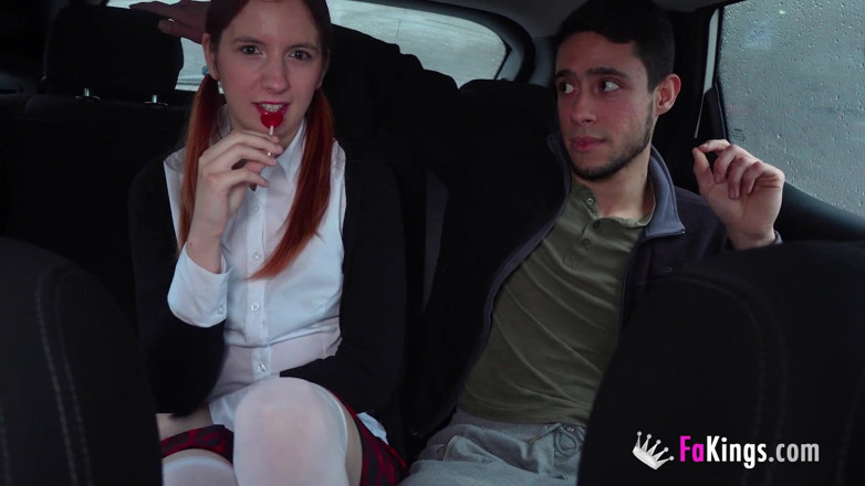 FAKings: La 18enne Astrid Ortiz snack un cazzo gigante