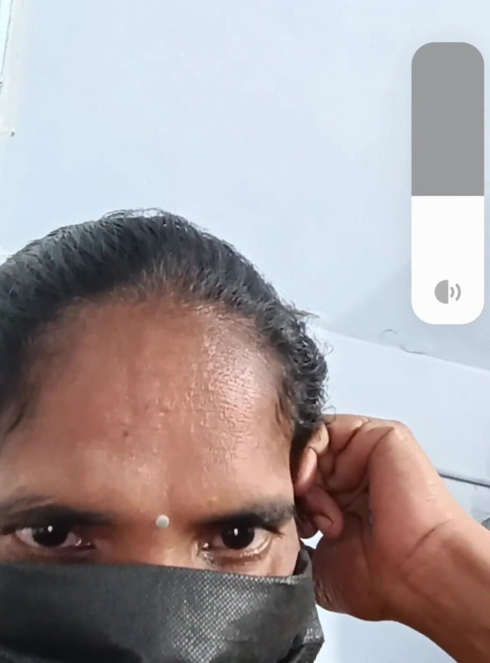 Jayaselvi: 在视频通话服务中打开我的阴户