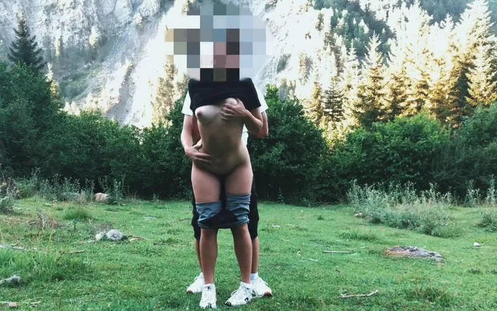 Good_view: Studentka s velkým zadkem šuká v lese ve stoje zezadu