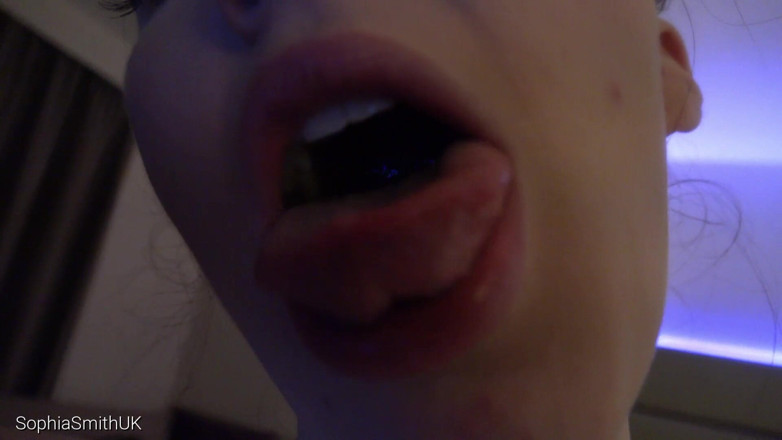 SophiaSmithUK: ASMR velký polibek