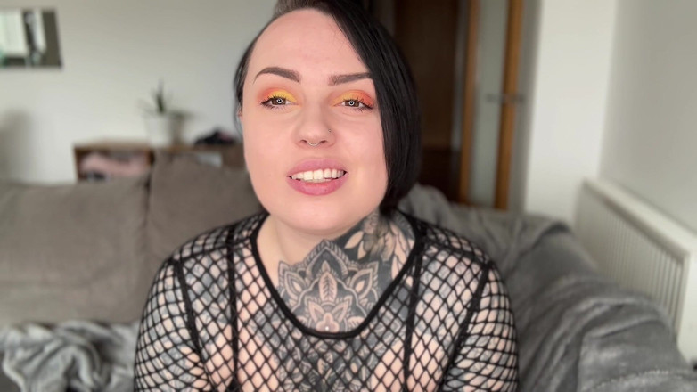 Miss Valentina: Valutazione di un grosso cazzo