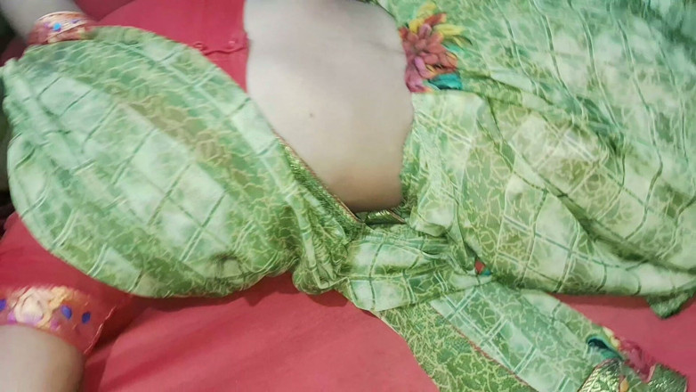 Rakesh: Rani, femme au foyer desi, se fait baiser
