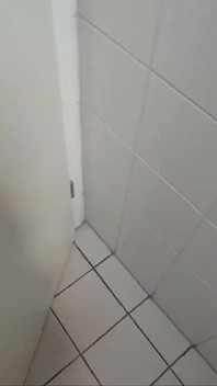 Risky Solo: Finger en el váter de una cafetería