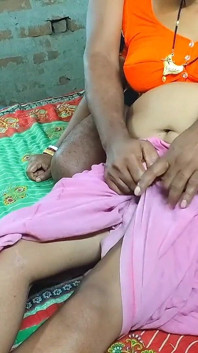 使用人が裸で愛人をファック