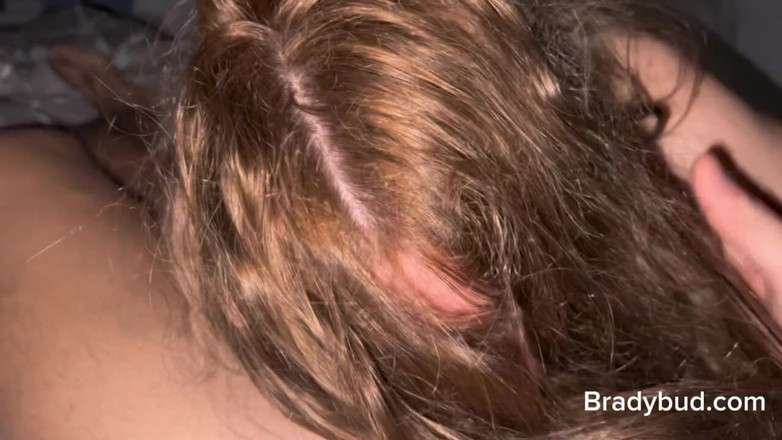 Bradybud: Blonďatá holka dostává plnou pusu a kundičku vrtanou mým velkým...