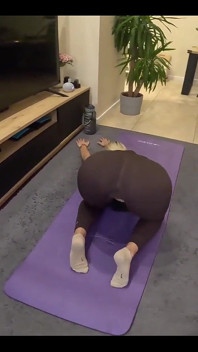 ฉันจะให้คนเย็ดฉันด้วยของเล่นหลายชิ้นและเครื่องเย็ด