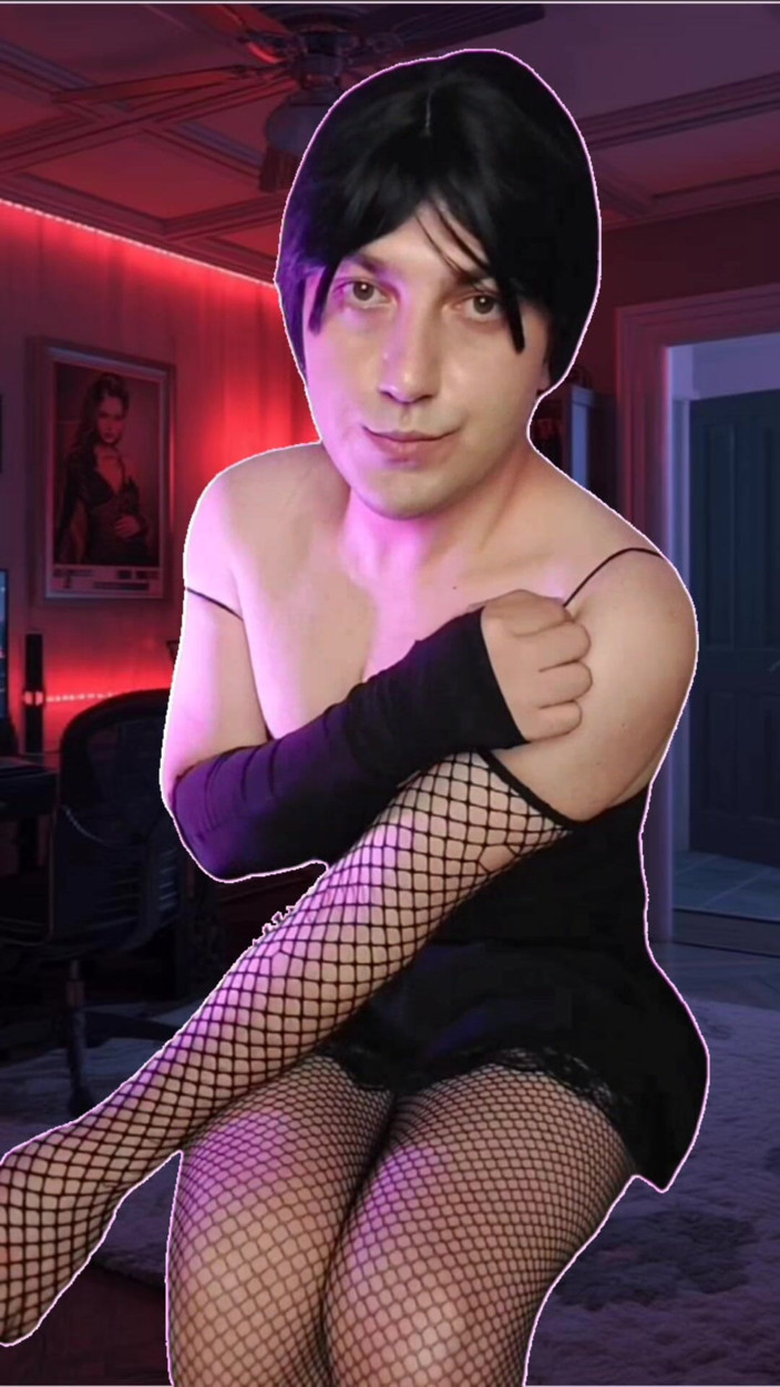 Kitty_Cross: 4 Bos Goth Femboy Badan Lazat Buah Dada Besar Semula...